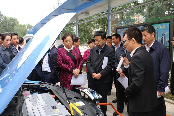 市委副書記、市長(zhǎng)王奮彥帶隊(duì)觀摩督查公司項(xiàng)目建設(shè)工作(圖2)