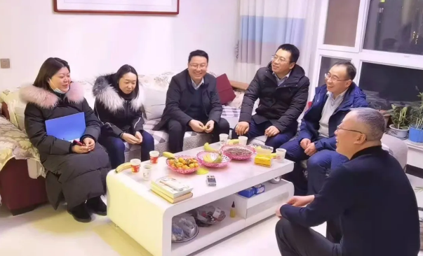 關(guān)愛(ài)員工冷暖 傳遞組織溫情——市產(chǎn)投集團(tuán)組織開(kāi)展員工家訪活動(dòng)(圖1)