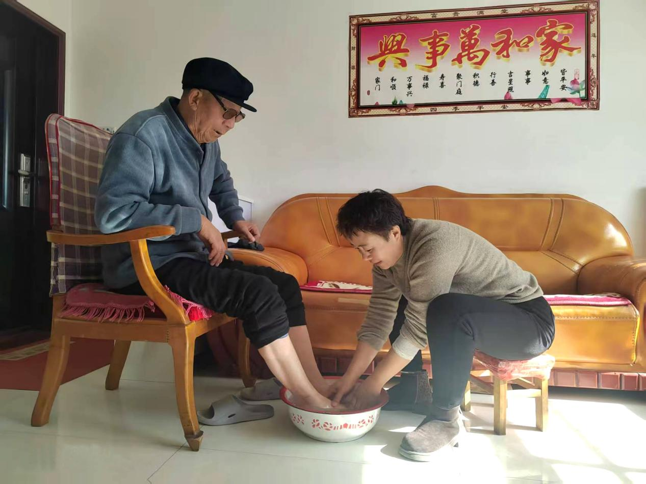 中共平?jīng)鍪谢A(chǔ)產(chǎn)業(yè)投資集團(tuán)有限公司委員會(huì)關(guān)于對2024年度“產(chǎn)投榜樣”進(jìn)行公示的公告(圖5)